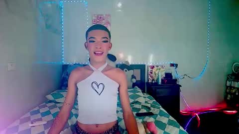 Snapshot of couple_sweet1016 chatting on October 2025 07:14:02 PM ALEXA KIM online show from October 2025 07:14:02 PM