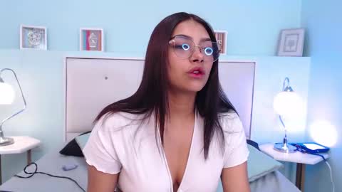 Snapshot of couplecolombia_gh chatting on March 2025 03:46:02 AM lola y juan online show from March 2025 03:46:02 AM