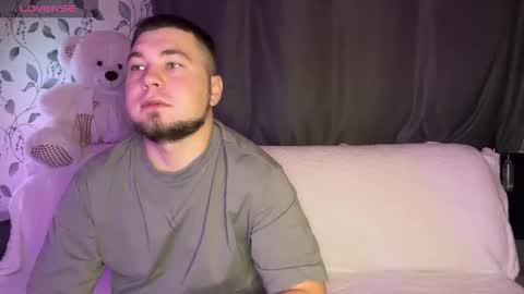 Snapshot of coupleinspire chatting on October 2025 08:42:01 PM Emily Ryan online show from October 2025 08:42:01 PM