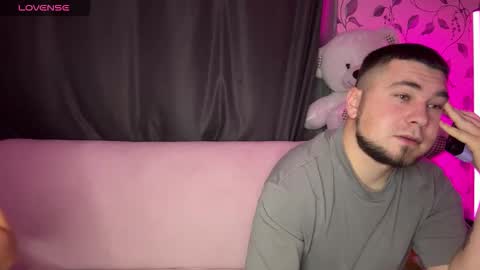 Snapshot of coupleinspire chatting on November 2025 08:20:01 PM Emily Ryan online show from November 2025 08:20:01 PM