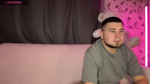 Snapshot of coupleinspire chatting on November 2025 09:25:01 PM Emily Ryan online show from November 2025 09:25:01 PM