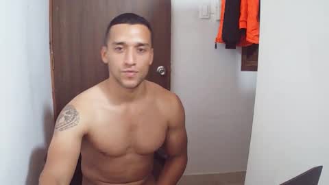 Snapshot of couplelovecolombia123 chatting on September 2025 02:48:02 AM COUPLELOVE online show from September 2025 02:48:02 AM