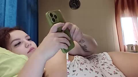 Snapshot of courteous_raspberrrry chatting on October 2025 06:25:02 AM Rose Roys my online show from October 2025 06:25:02 AM