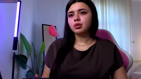 Courtney online show from October 2025 01:40:02 PM