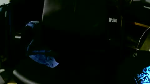 coyote017 online show from October 2025 06:19:02 PM