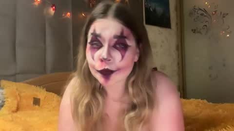 Snapshot of crave_elise chatting on October 2025 09:49:02 PM Elise online show from October 2025 09:49:02 PM