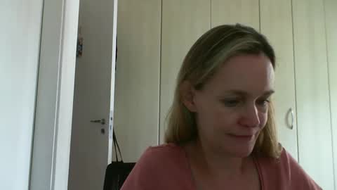 Anny online show from January 2025 01:31:02 PM