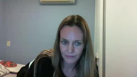 Anny online show from September 2025 12:15:01 AM