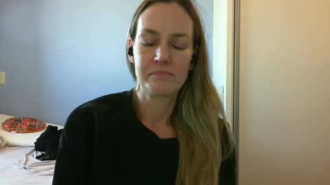 Anny online show from September 2025 12:21:01 PM