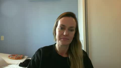 Anny online show from October 2025 12:27:01 PM