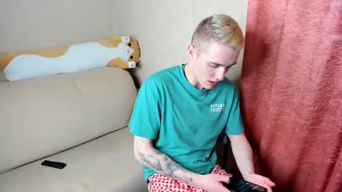 Snapshot of crazybottom99 chatting on March 2025 04:10:01 PM Alex online show from March 2025 04:10:01 PM