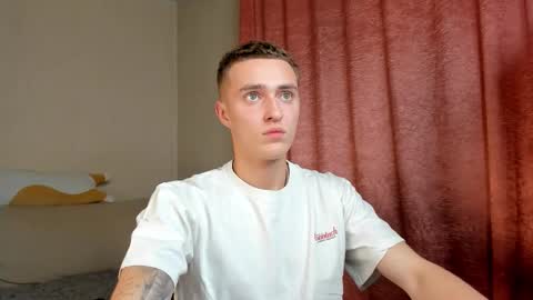 Snapshot of crazybottom99 chatting on October 2025 06:30:02 PM Alex online show from October 2025 06:30:02 PM