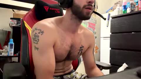 crazydill28 online show from October 2025 04:52:01 PM