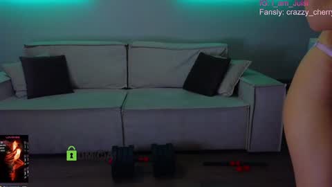 crazzy cherry online show from September 2025 01:37:02 PM