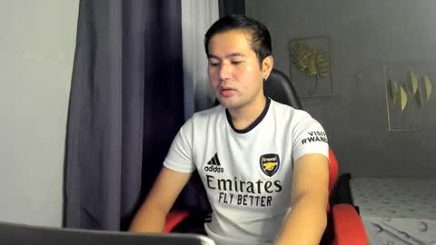 Snapshot of creamynow chatting on December 2024 04:17:02 AM BareCreamyCum online show from December 2024 04:17:02 AM