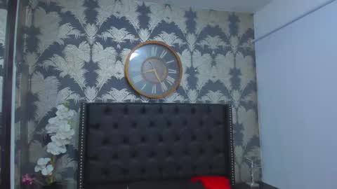 creisy_naughty online show from November 2025 02:28:01 PM