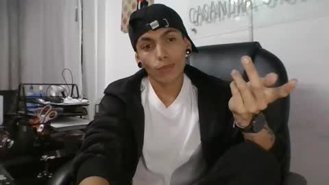 Snapshot of criiscs chatting on October 2025 09:44:01 AM criiscs online show from October 2025 09:44:01 AM