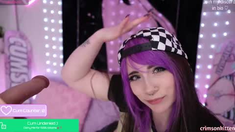 Snapshot of crimsonkitten chatting on October 2025 04:10:01 AM Crimson Kitten online show from October 2025 04:10:01 AM