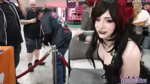 Snapshot of crimsonkitten chatting on October 2025 06:13:02 PM Crimson Kitten online show from October 2025 06:13:02 PM