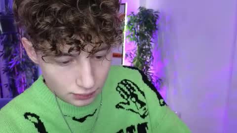 Snapshot of crisp1n chatting on November 2025 03:33:02 PM Chris online show from November 2025 03:33:02 PM