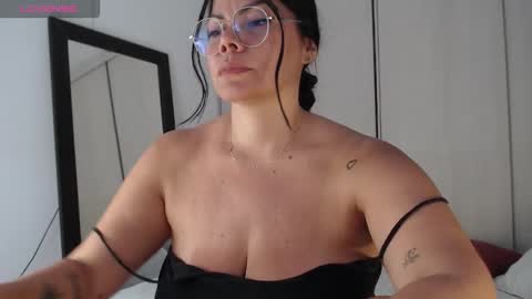 Cristal  online show from September 2025 04:19:01 PM