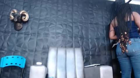 Hanna  online show from October 2025 12:14:02 PM