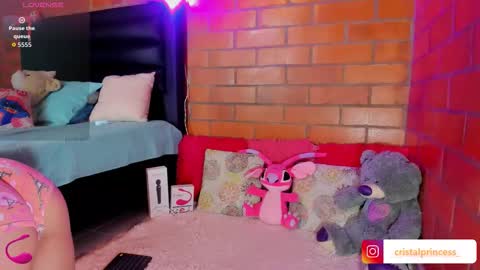 Snapshot of cristall_princess chatting on October 2025 11:07:01 PM Cristal online show from October 2025 11:07:01 PM