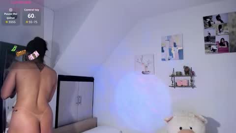 cristal online show from October 2025 01:00:02 PM