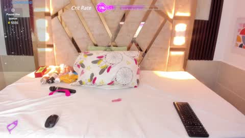 cristin  online show from December 2024 06:43:01 PM