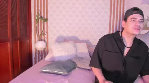 Snapshot of cristianblaze_pamelareal chatting on October 2025 09:37:01 AM Cris Pame online show from October 2025 09:37:01 AM