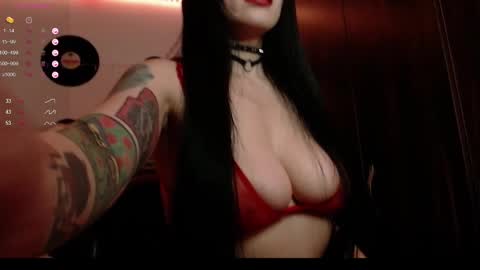 Snapshot of cristin_moon chatting on December 2024 11:10:02 PM Christina online show from December 2024 11:10:02 PM