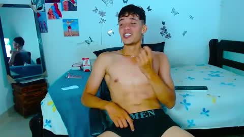 Snapshot of cristofer_hot98 chatting on February 2025 12:52:01 AM Cristofer online show from February 2025 12:52:01 AM