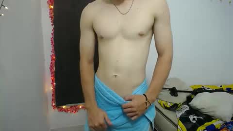 cristopher_2004 online show from February 2025 09:06:02 PM