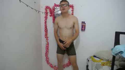 cristopher_2004 online show from March 2025 02:36:01 AM