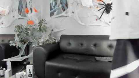 Cristopher online show from October 2025 01:37:01 PM