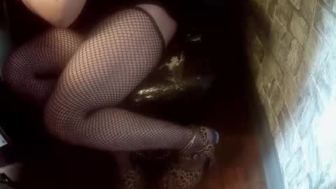 Snapshot of crossdresser_krystal chatting on September 2025 03:39:01 PM crossdresser krystal online show from September 2025 03:39:01 PM