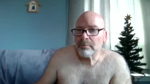 Snapshot of cruising_guy chatting on October 2025 12:55:01 PM fun guy online show from October 2025 12:55:01 PM