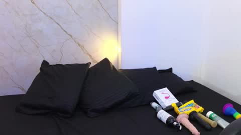 Cry online show from October 2025 10:01:01 PM