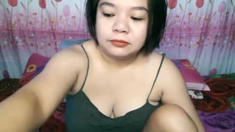 Snapshot of crystal_april chatting on December 2024 12:40:02 AM Crys online show from December 2024 12:40:02 AM
