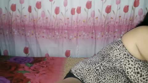 Snapshot of crystal_april chatting on January 2025 01:48:01 AM Crys online show from January 2025 01:48:01 AM