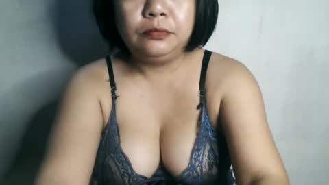Snapshot of crystal_april chatting on January 2025 01:08:01 PM Crys online show from January 2025 01:08:01 PM
