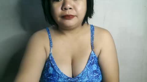 Snapshot of crystal_april chatting on January 2025 01:53:02 AM Crys online show from January 2025 01:53:02 AM