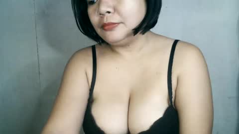 Snapshot of crystal_april chatting on January 2025 03:15:01 AM Crys online show from January 2025 03:15:01 AM