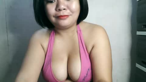 Snapshot of crystal_april chatting on February 2025 02:08:02 AM Crys online show from February 2025 02:08:02 AM