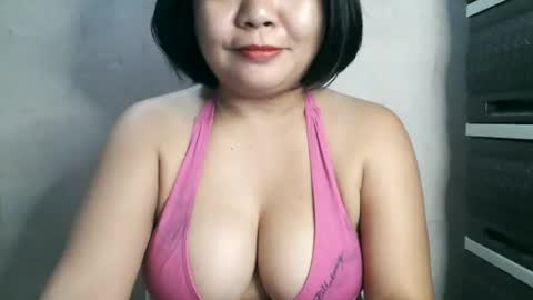 Snapshot of crystal_april chatting on February 2025 05:52:01 AM Crys online show from February 2025 05:52:01 AM