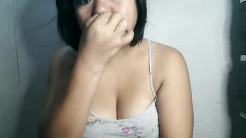 Snapshot of crystal_april chatting on February 2025 01:34:01 AM Crys online show from February 2025 01:34:01 AM