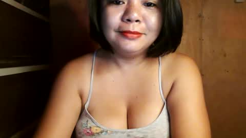 Snapshot of crystal_april chatting on February 2025 05:50:02 PM Crys online show from February 2025 05:50:02 PM