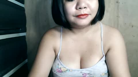 Snapshot of crystal_april chatting on February 2025 02:20:02 AM Crys online show from February 2025 02:20:02 AM