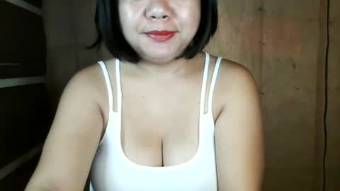 Snapshot of crystal_april chatting on February 2025 05:10:02 PM Crys online show from February 2025 05:10:02 PM
