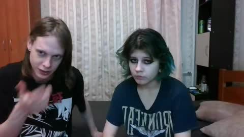 Snapshot of crystal_porn_love chatting on February 2025 12:00:02 AM Crystal and Marcl online show from February 2025 12:00:02 AM